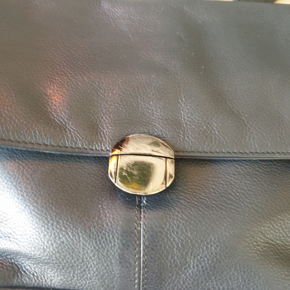 Vintage Joan Weisz black leather crossbody - Picture 9 of 10
